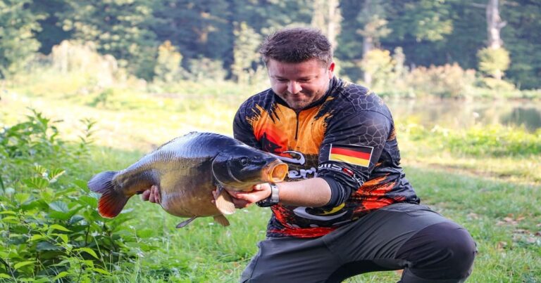 Pêche nocturne de la carpe : techniques efficaces et conseils
